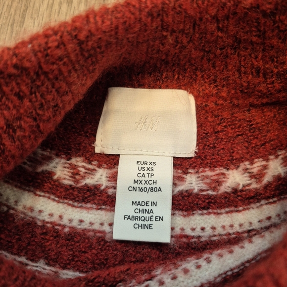 H&M Women's Soft Cream & Red Fair Isle Ski Cabincore Sweater Size XS-M - Picture 4 of 5